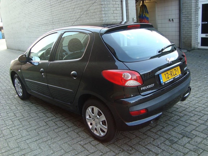 20297128-5.jpg
